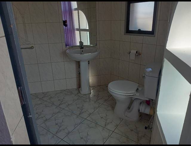 1 bed property to rent in GLENVISTA